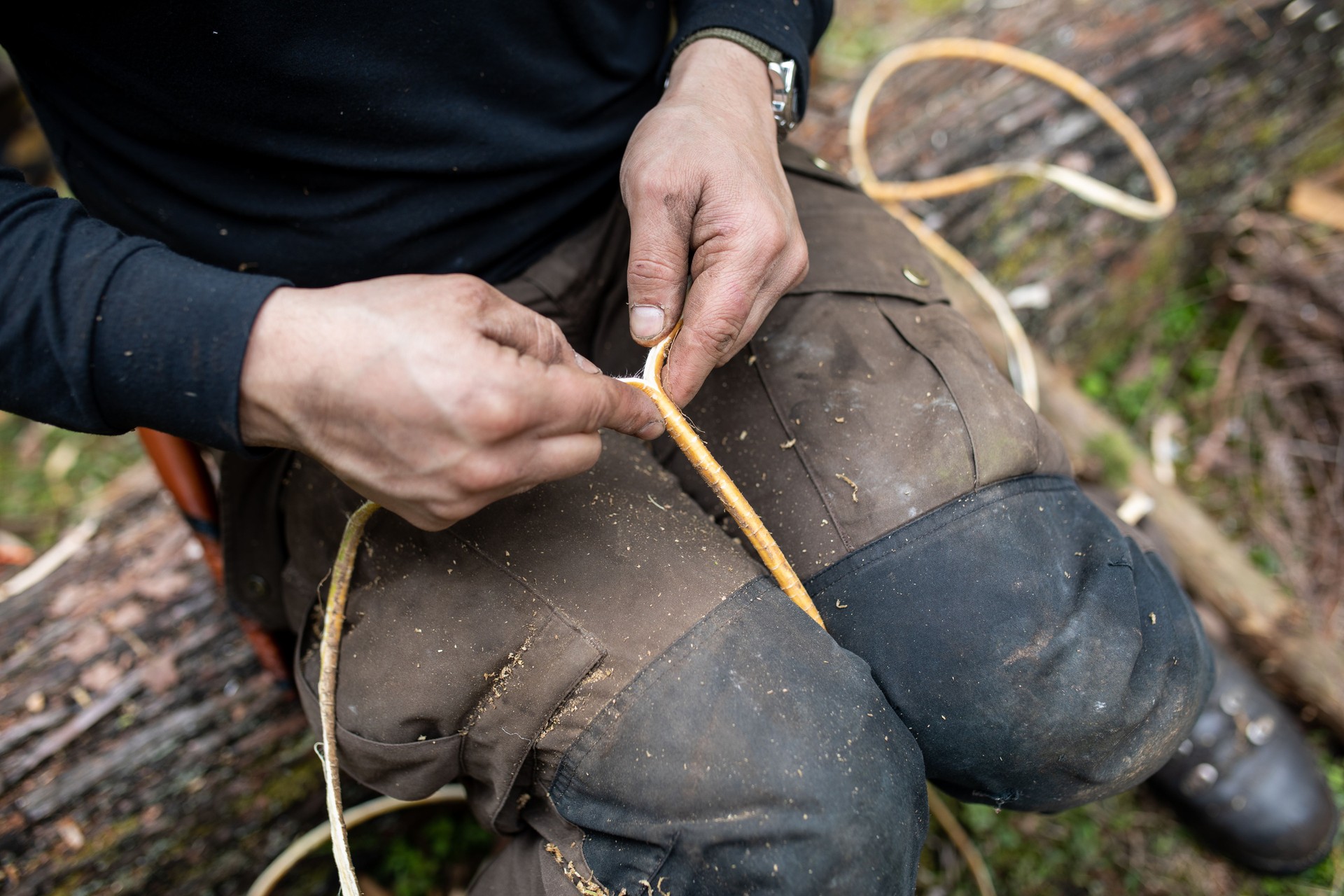 Човек може да направи въже от лиани в природата при нужда за оцеляване